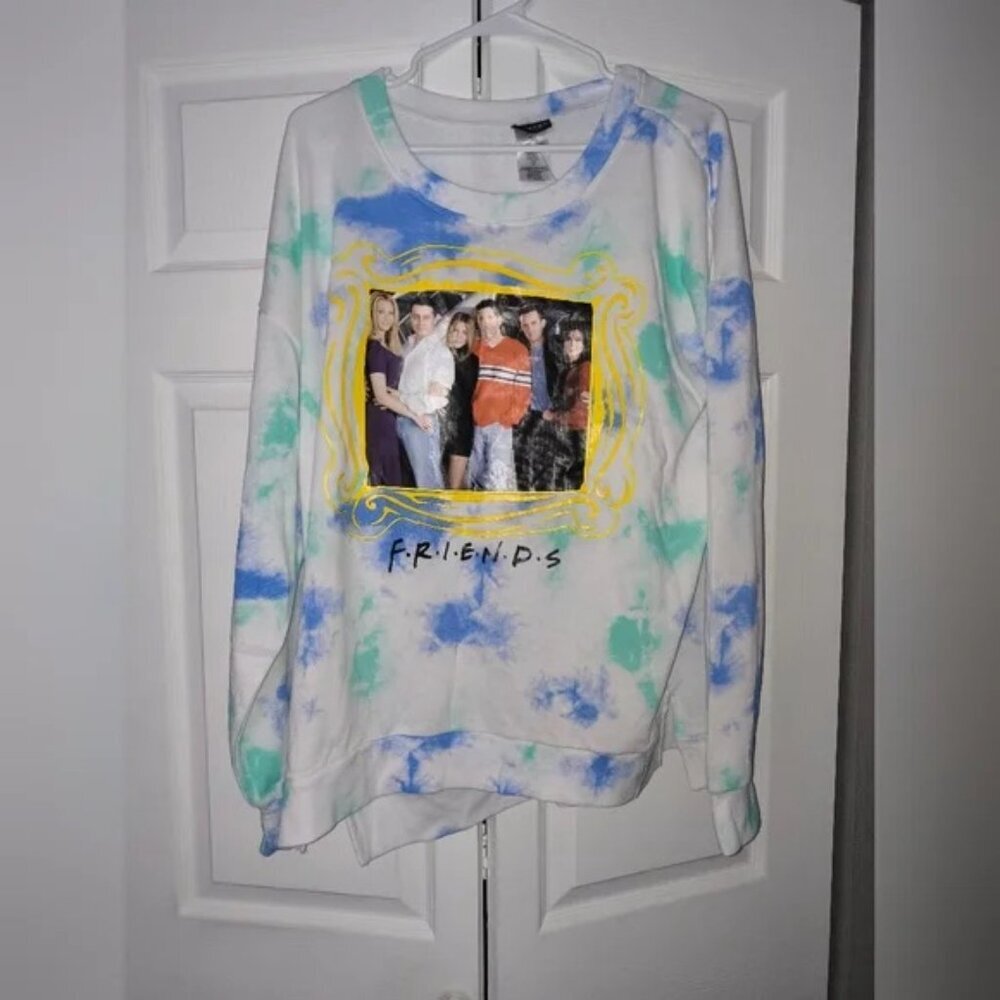 New Super cute friend brand new crop top official XXL perfect for winter
